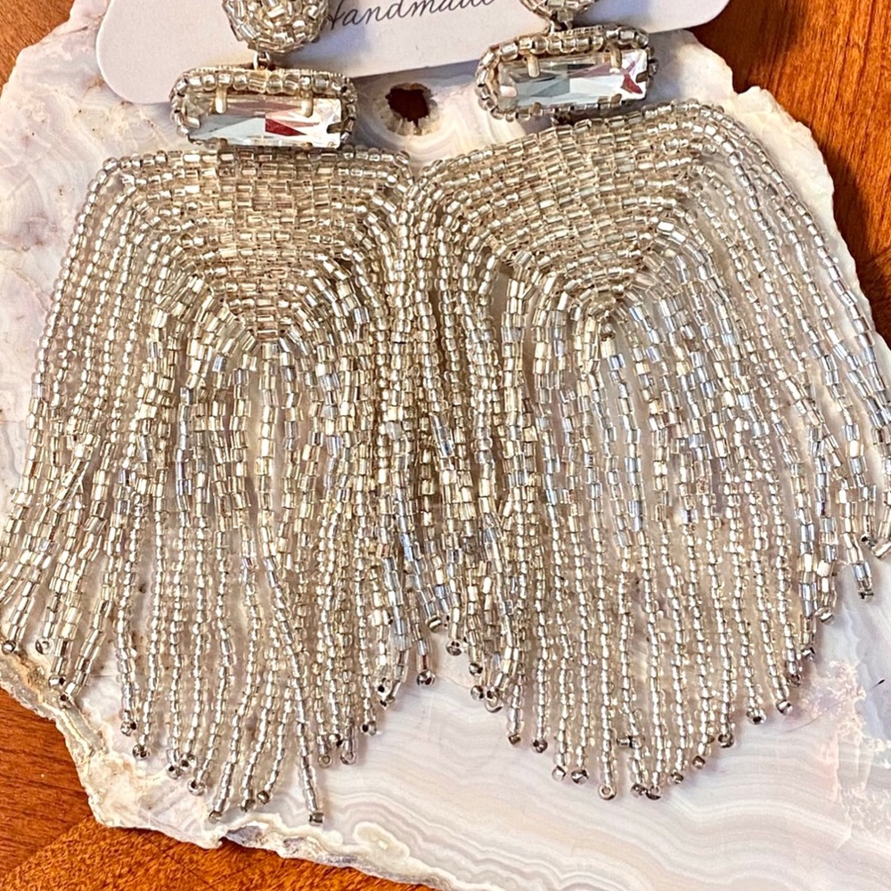 πΊπNWTππΊ Anthropologie Deepa Silver Beaded Fringe Chandeliers - Picture 11 of 16